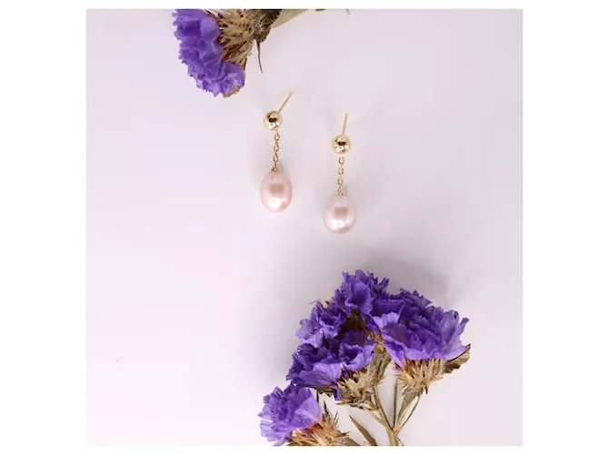 Autre Marque Pendientes de oro amarillo. 750%o colgantes con perlas cultivadas Gold hardware 