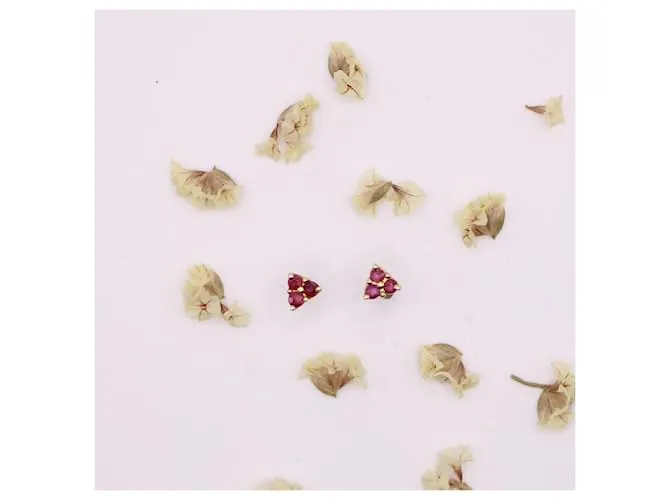 Autre Marque Trilogía de pendientes de rubíes con tachuelas de oro amarillo 750%O Roja Gold hardware 