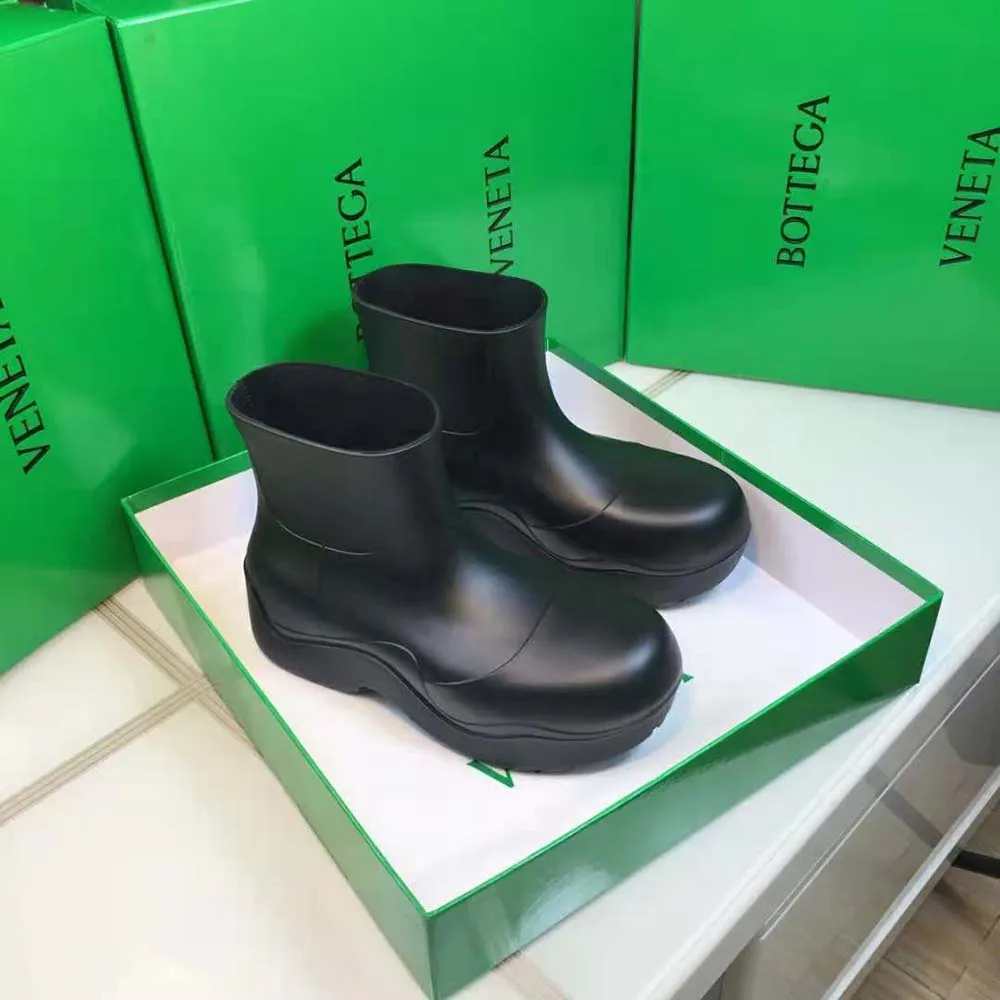 BOTTEGA VENETA BOTíN PUDDLE UNISEXNEGRO