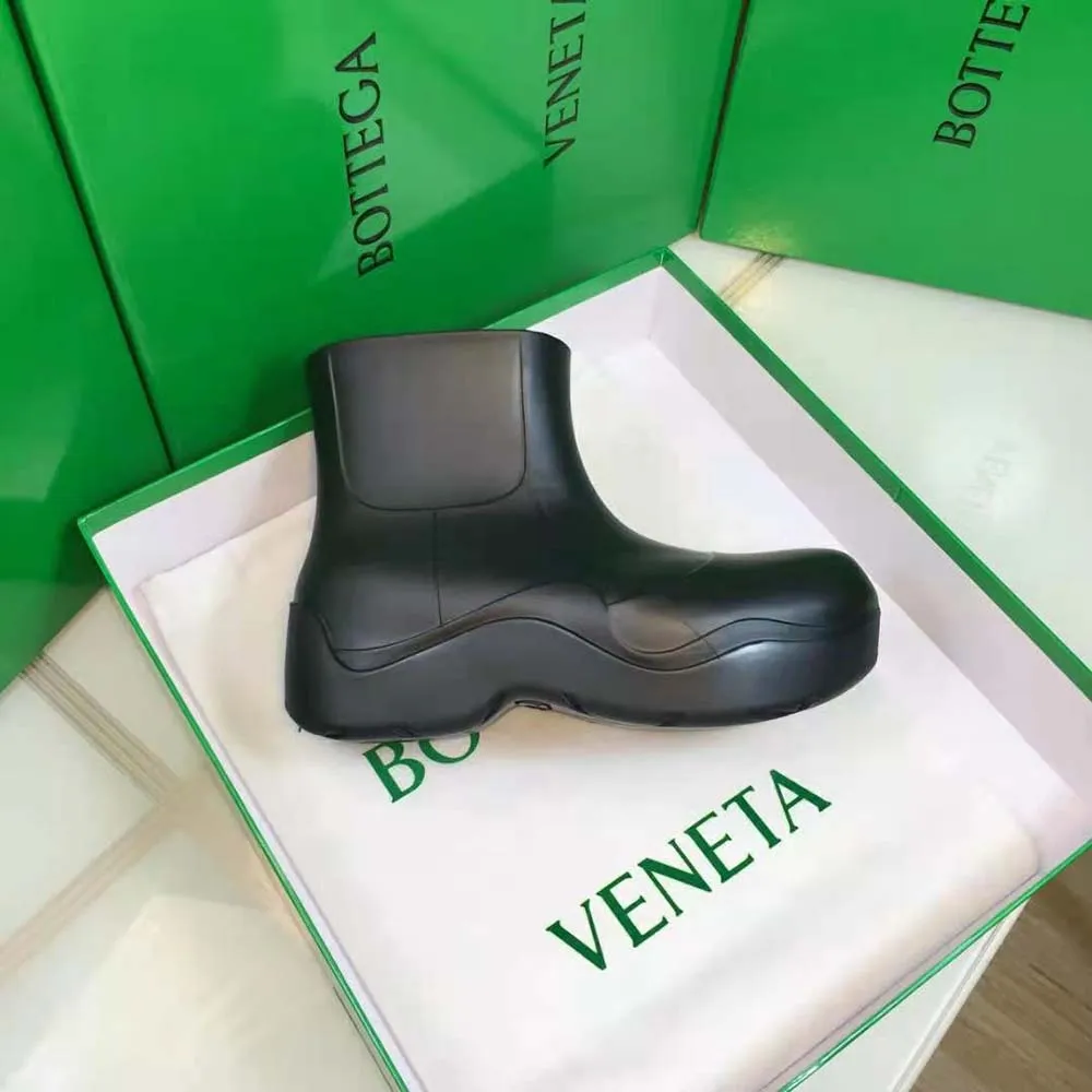 BOTTEGA VENETA BOTíN PUDDLE UNISEXNEGRO