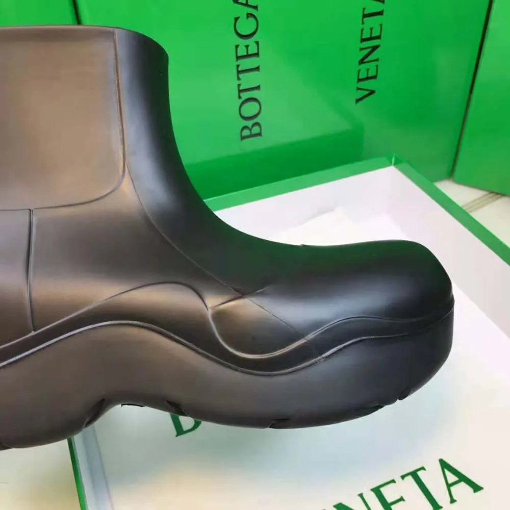 BOTTEGA VENETA BOTíN PUDDLE UNISEXNEGRO