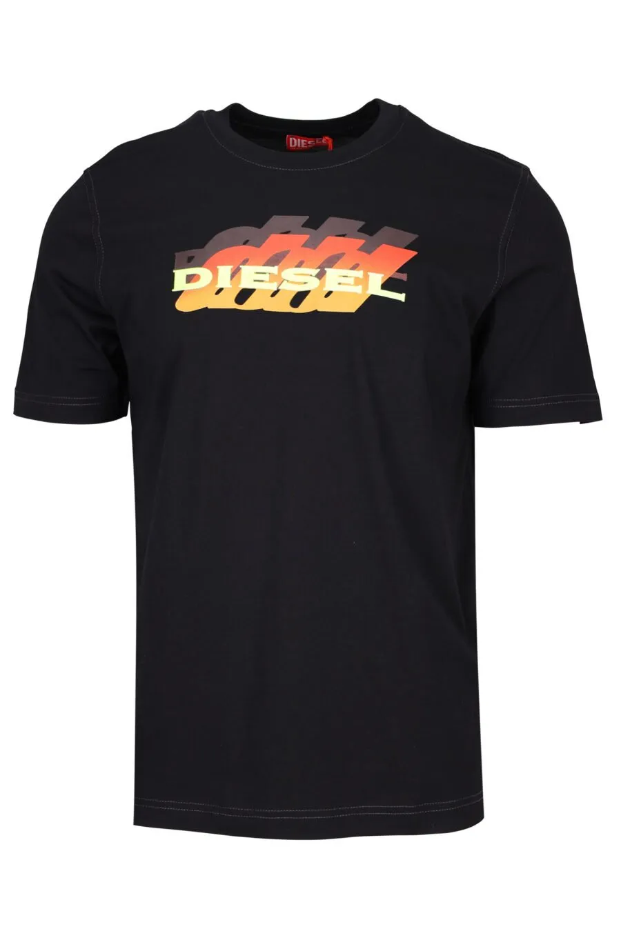 Camiseta negra con maxilogo 