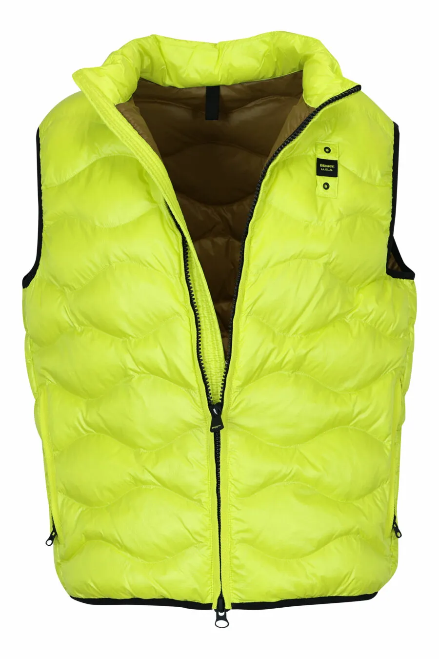 Chaleco amarillo con lineas onduladas y parche