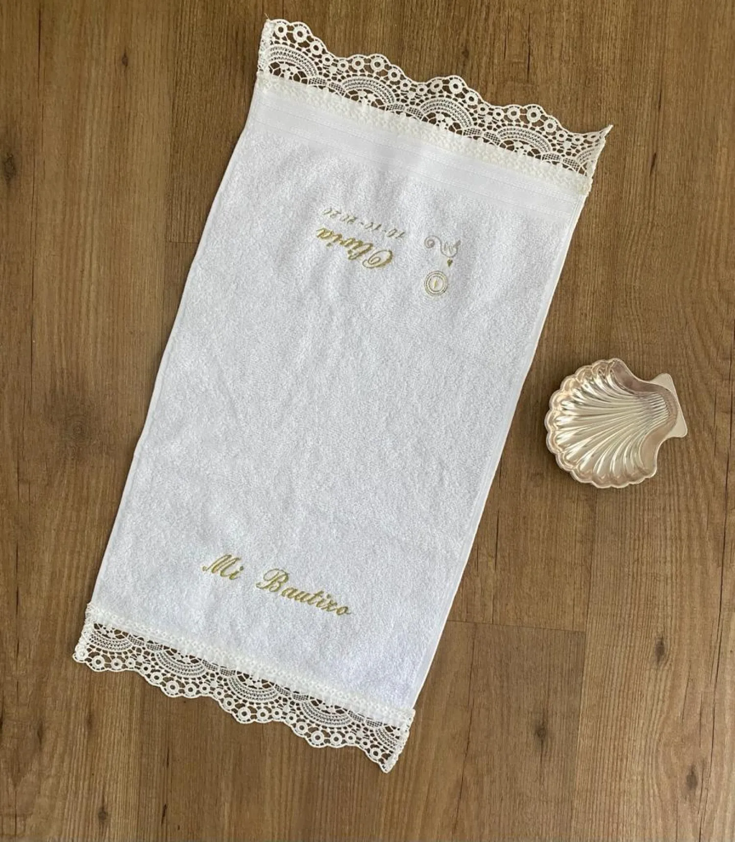 Christening towel in white terry with lace. Custom