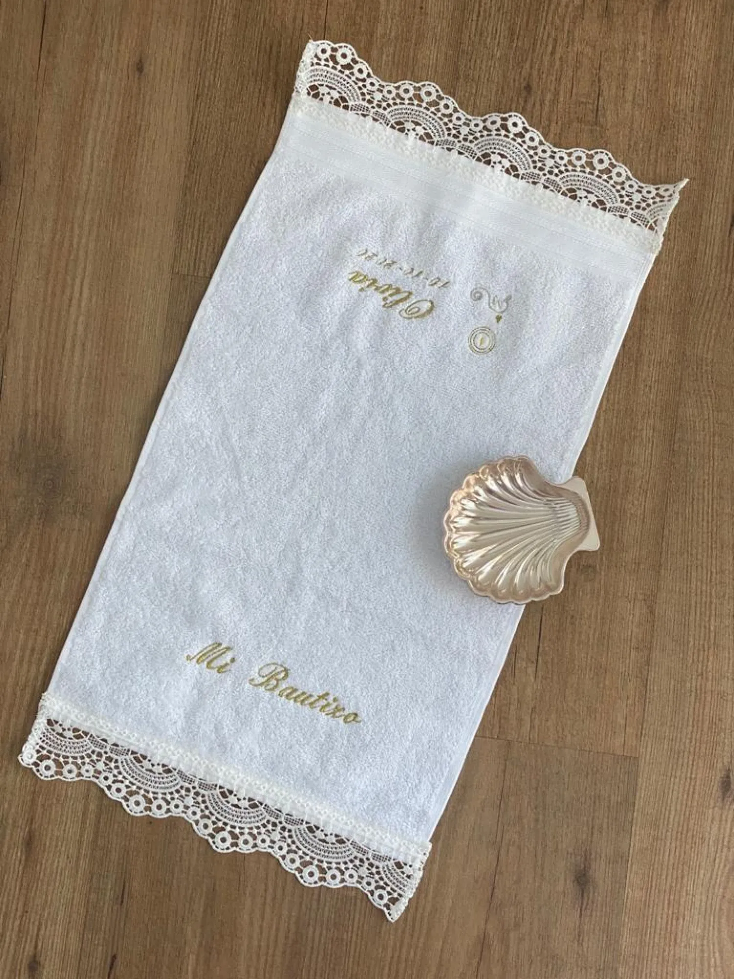 Christening towel in white terry with lace. Custom