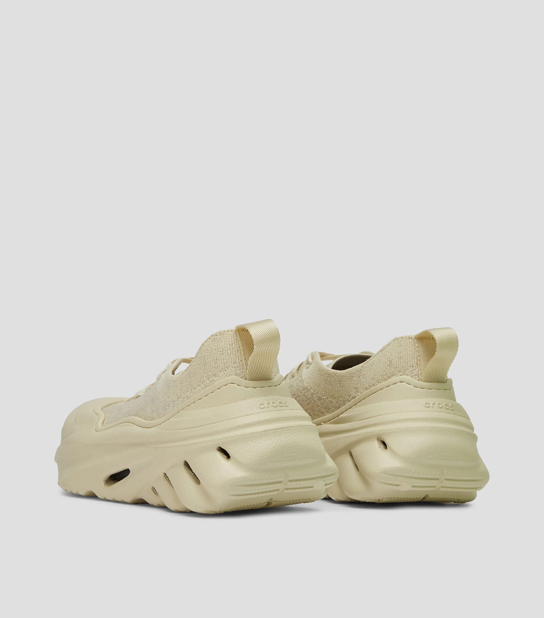 Crocs Sandalias planas Echo Surge Hombre