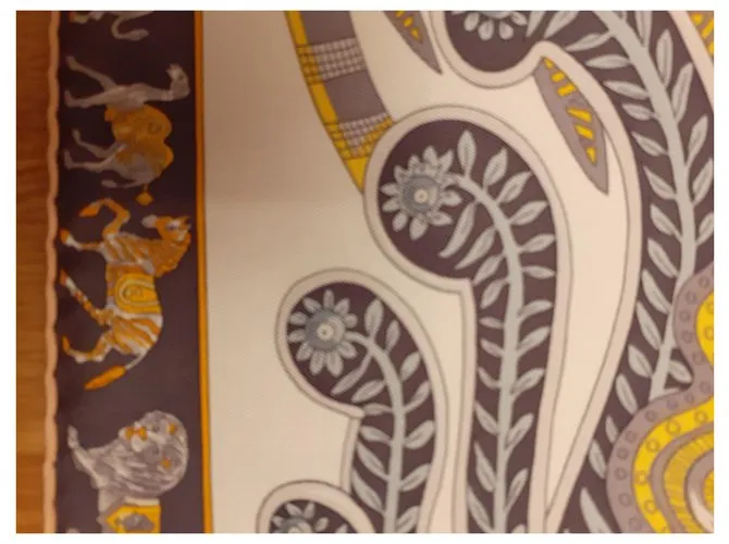 Hermès El jardín de Maharani Amarillo 
