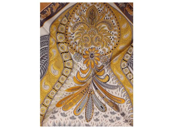 Hermès El jardín de Maharani Amarillo 