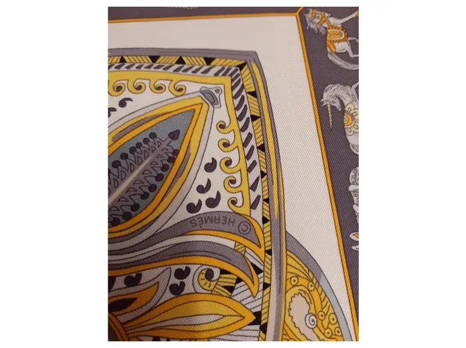 Hermès El jardín de Maharani Amarillo 