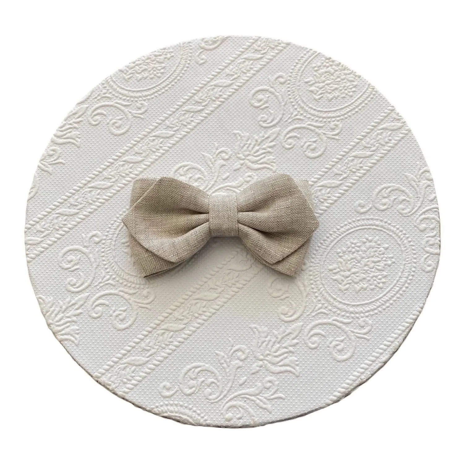 Linen bow tie in three colors.