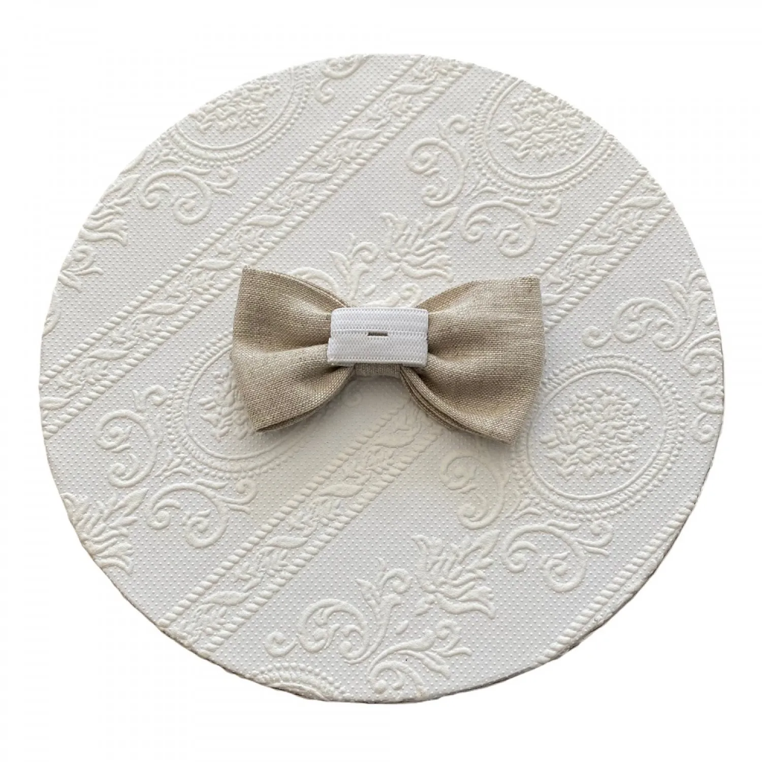 Linen bow tie in three colors.