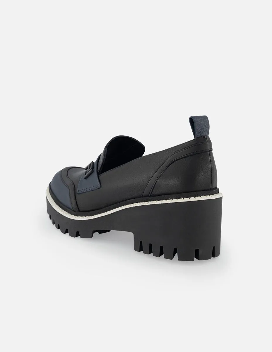 Mocasín de piel color azul para mujer con detalle Pd