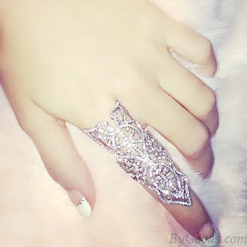 ORIGINAL NOBLE LUXURIOUS HOLLOW DIAMONDSTUDDED SHIELDSHAPE RING 