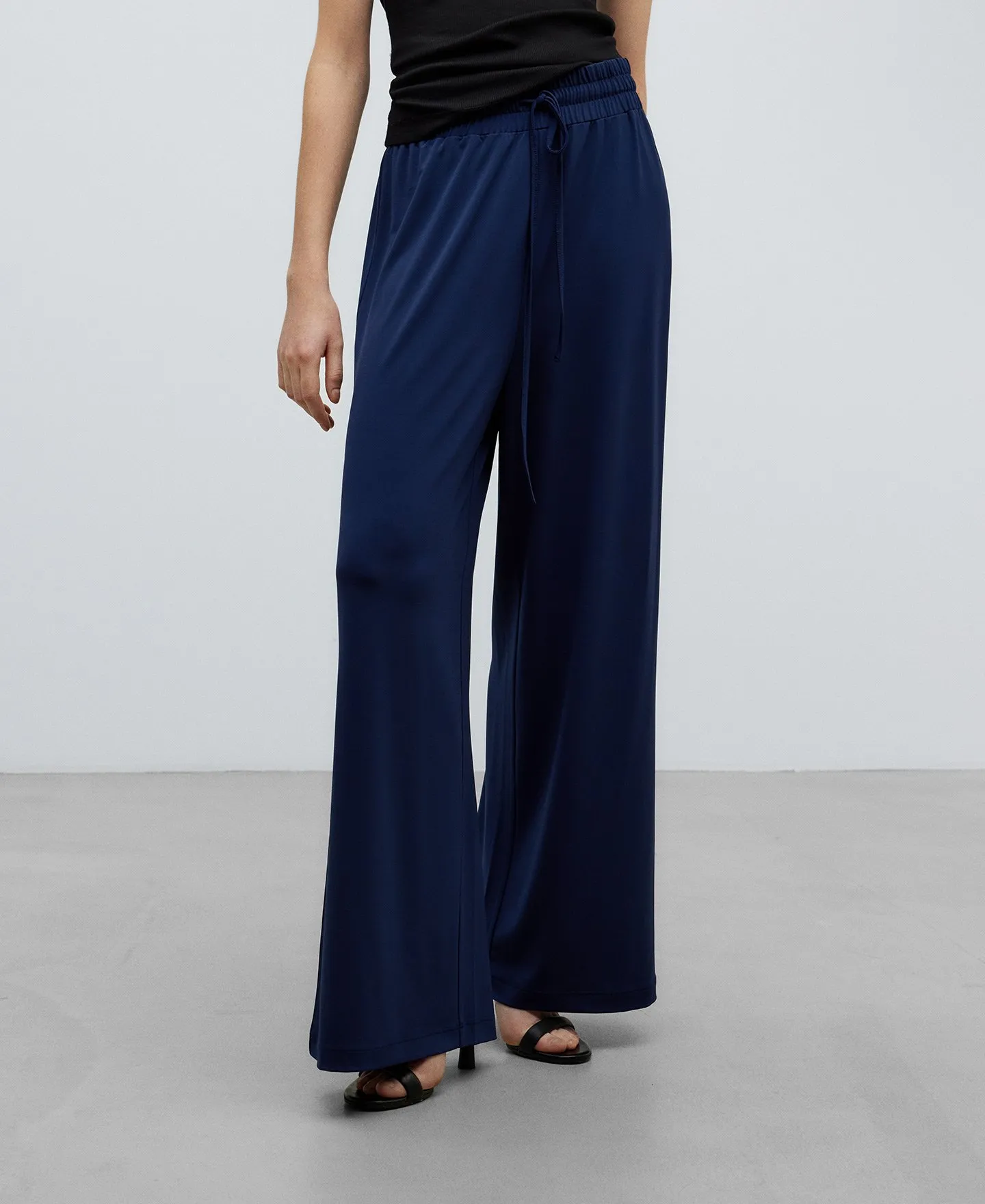 Pantalón jogger azul marino mujer