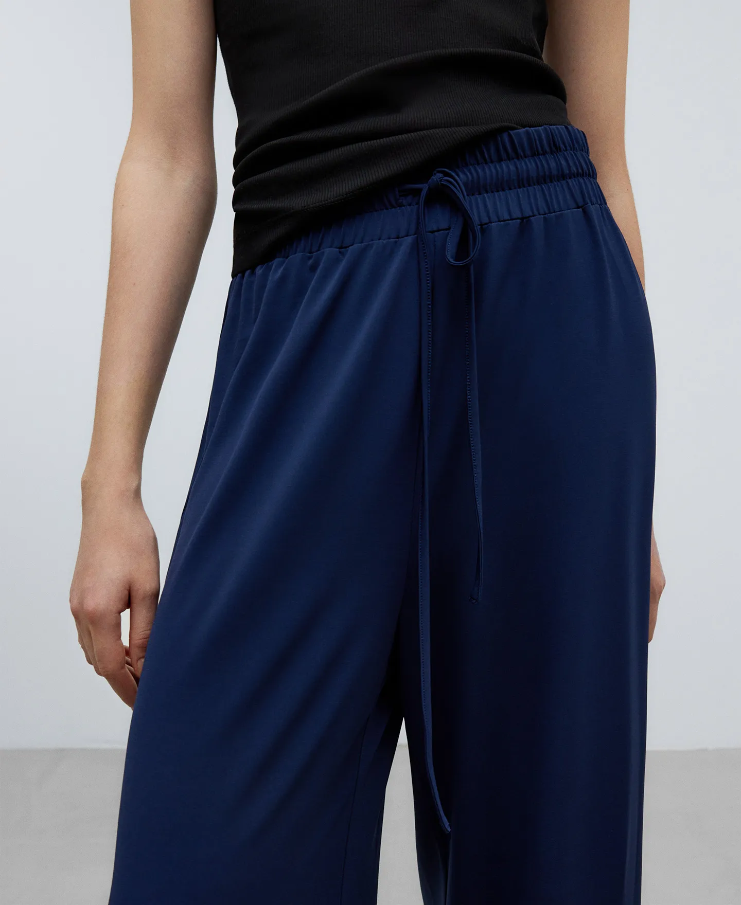 Pantalón jogger azul marino mujer