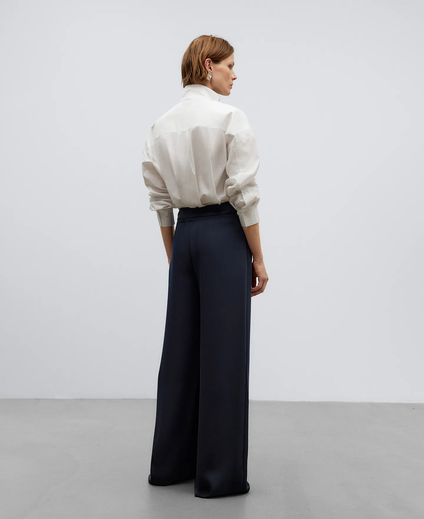 Pantalón pierna ancha azul marino mujer