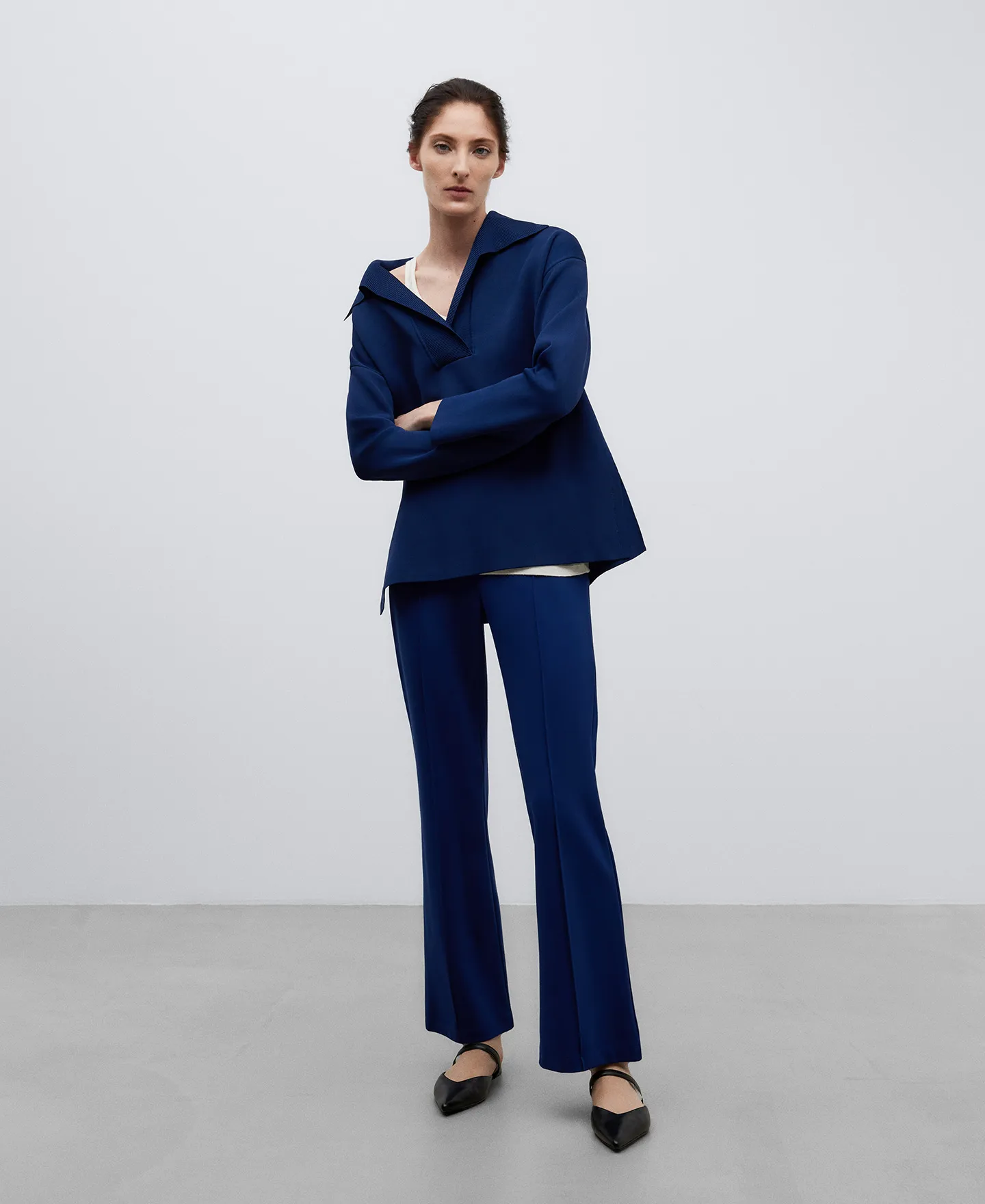 Pantalón tobillero azul marino mujer