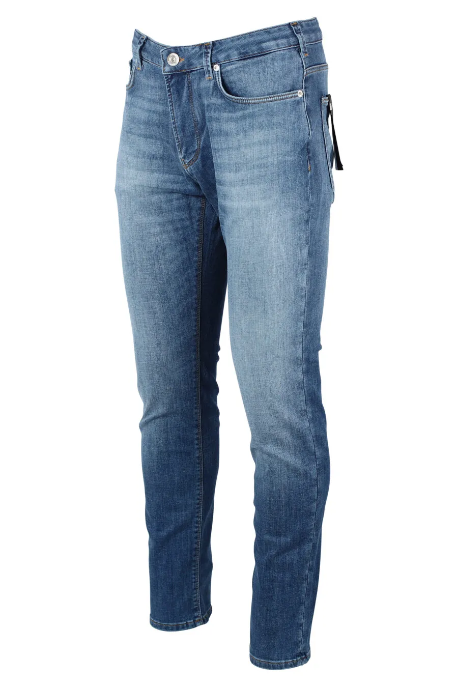 Pantalón vaquero azul con minilogo metal
