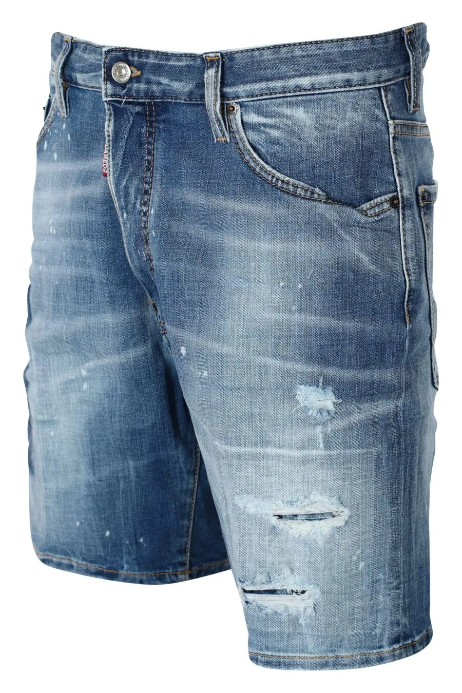 Pantalón vaquero corto azul con parche y estampado gráfico detrás