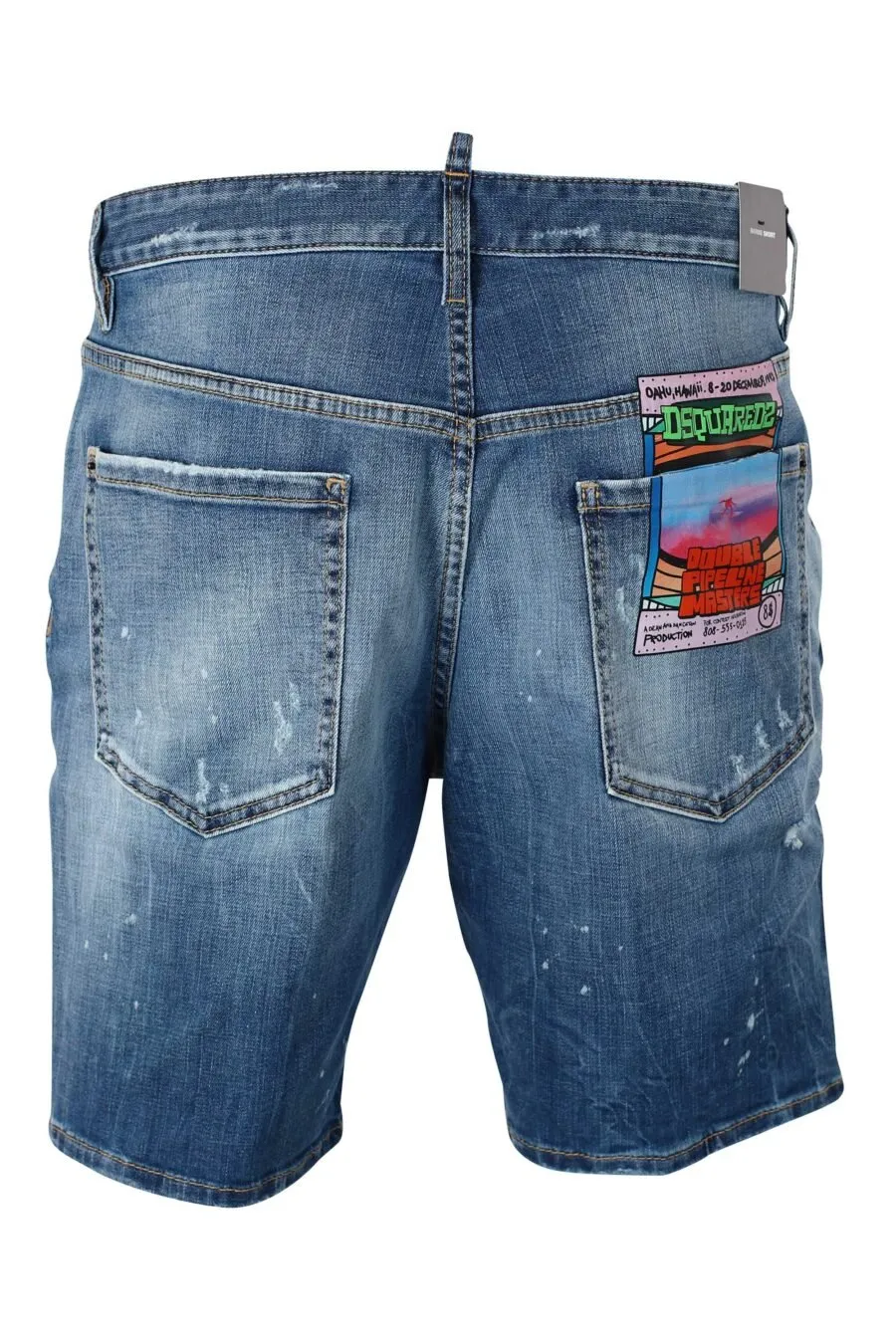 Pantalón vaquero corto azul con parche y estampado gráfico detrás