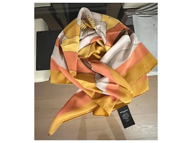 Pañuelo Saint Laurent Blanco Beige Naranja Amarillo Mostaza 