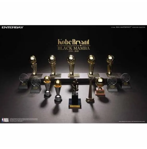 REAL MASTERPIECE KOBE BRYANT LAKERS 1/6  BLACK MAMBA EDITION