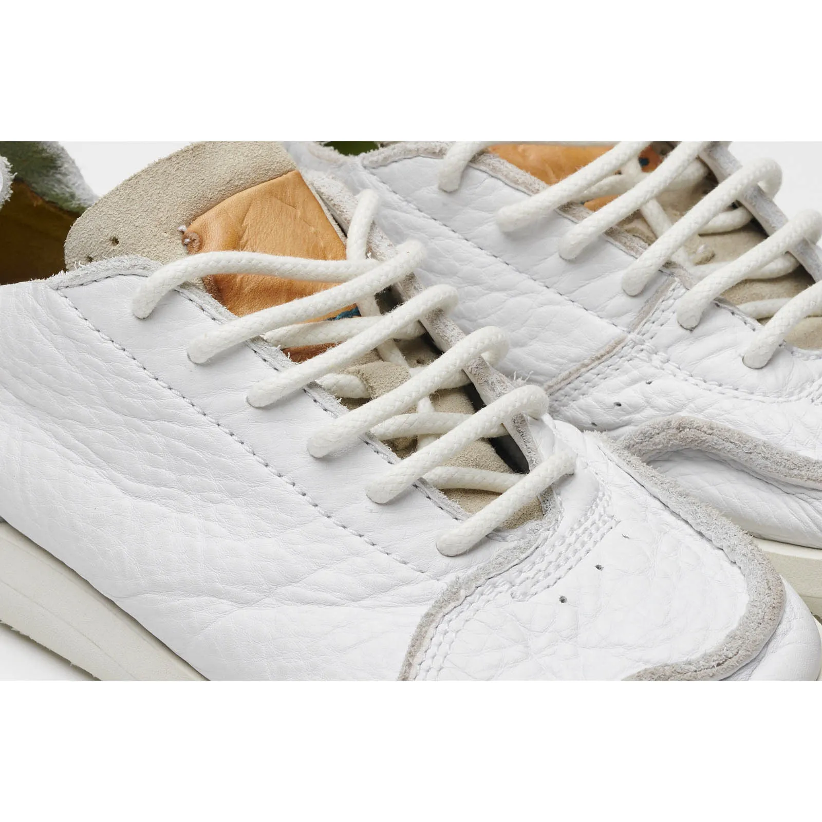 Tate Vaquero White