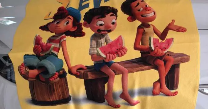 TOALLA DISNEY PIXAR LUCA 140X70  100% POLIéSTER  AMARILLO  FABRICACIóN EUROPEA  LIQUIDACIóN DE TEMPORADA