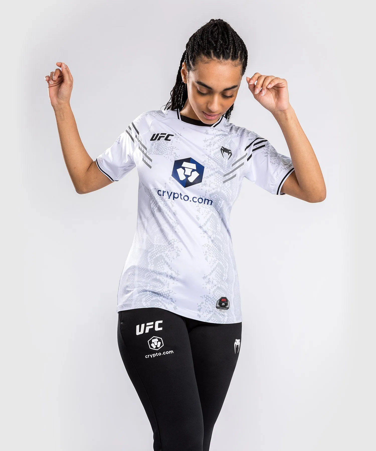 UFC ADRENALINE BY VENUM AUTHENTIC FIGHT NIGHT CAMISETA DRY TECH PERSONALIZADO PARA MUJER  BLANCO