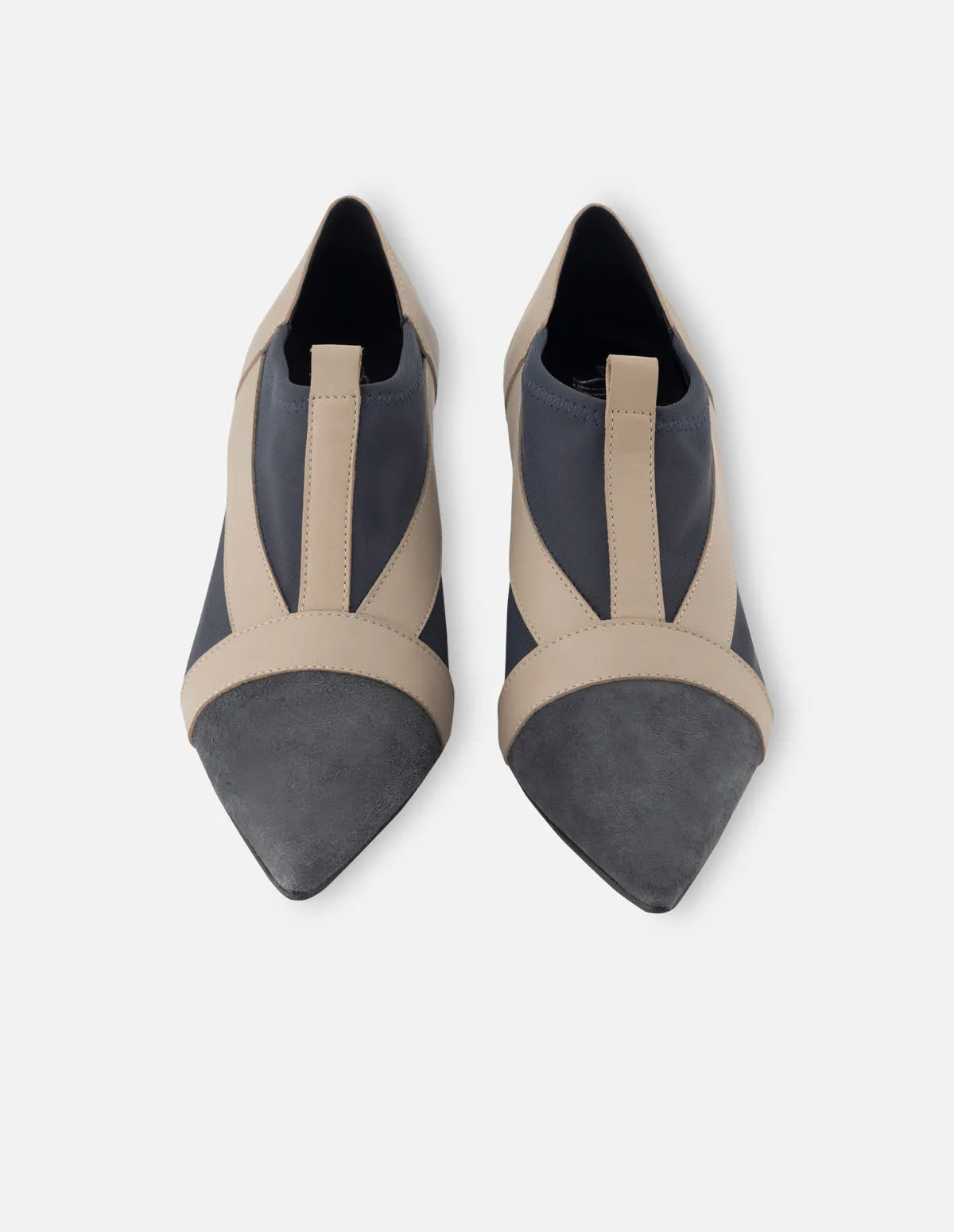Zapato abotinado de ante con detalle en lycra color azul para mujer